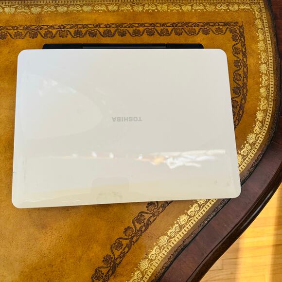 Toshiba SDP95S 9" LCD Widescrn Compact Travel Portable DVD Player Tested Working - Picture 6 of 9